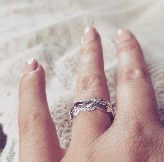 14-karatowy pierścionek z białego złota z diamentem 0,15 karata