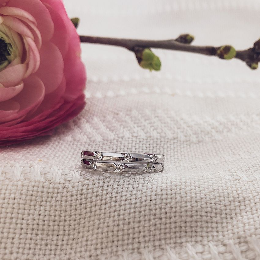 Pierścionek z białego złota z diamentem 0.29 crt.