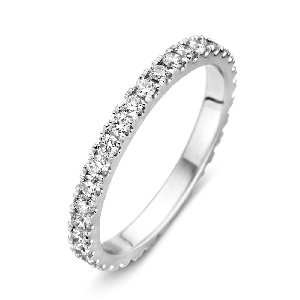 Pierścionek z białego złota z diamentami o łącznej wadze 0,76 ct, z pełnym wykończeniem.