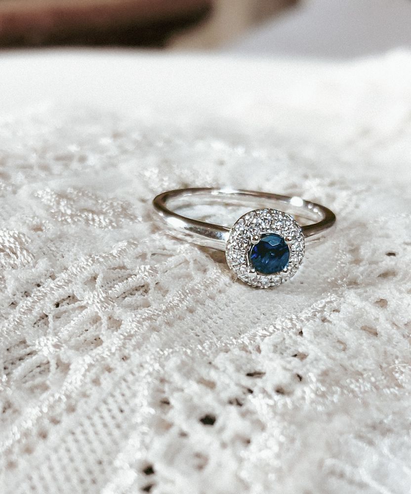 Damski pierścionek z białego złota z szafirem i diamentem | 14k Złoto | Van der Kooij