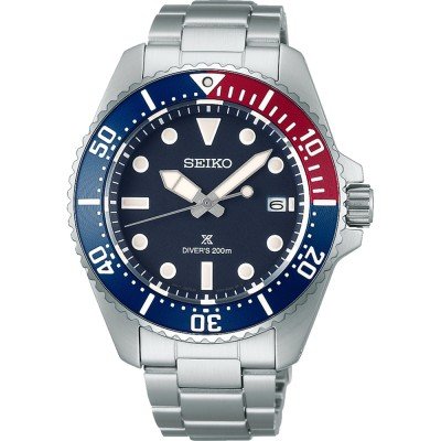 Zegarek Seiko Prospex Sea SNE595P1 z niebieską tarczą, stalową kopertą i bransoletą, z czerwono-niebieskim bezel.