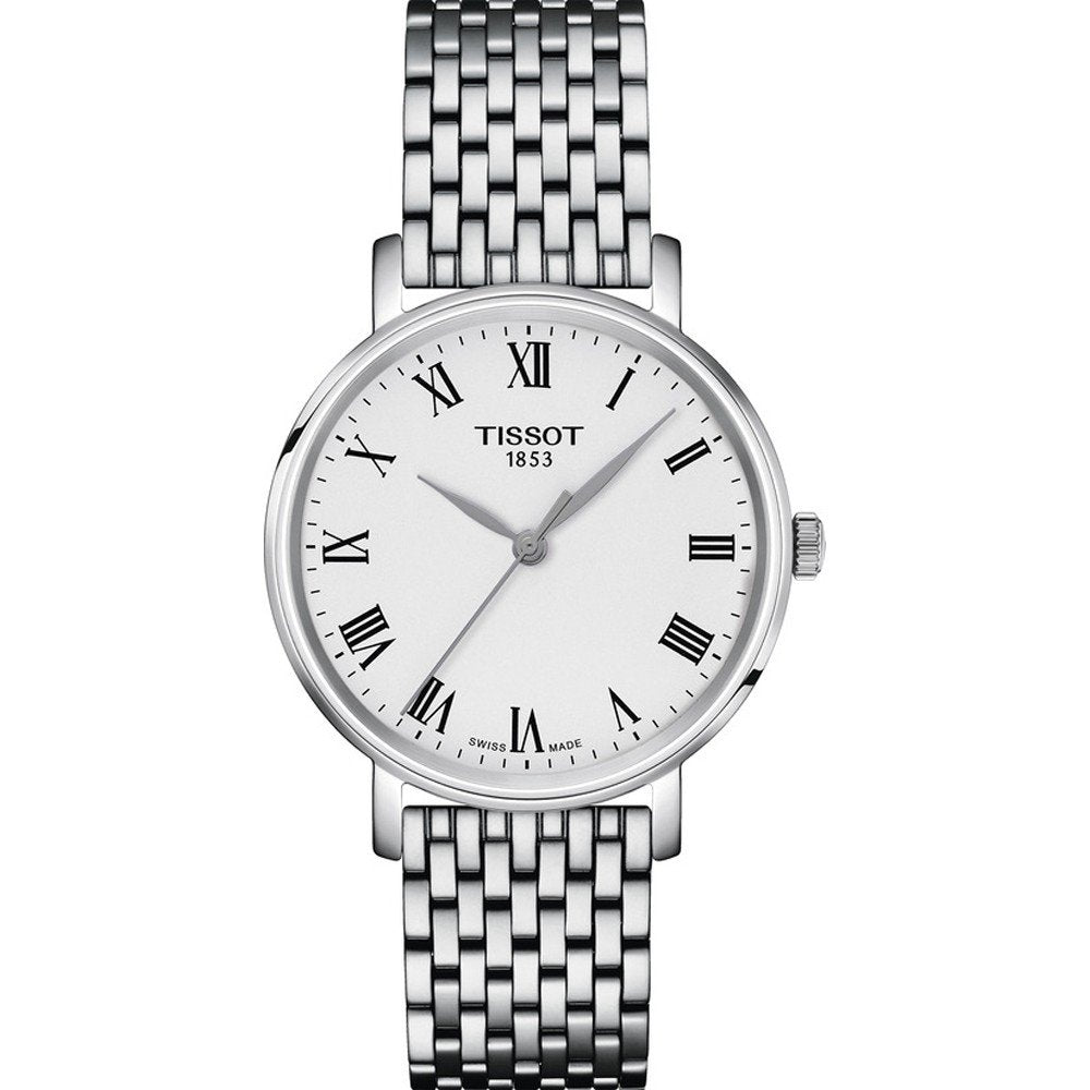 Zegarek Tissot Everytime 34mm z białą tarczą, srebrną kopertą i bransoletą z metalowej siatki.
