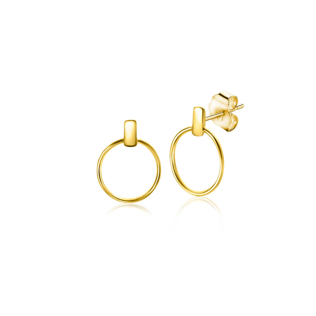 Ontdek de chique Zinzi Oorbellen Goud Zgo404, minimalistische gouden oorbellen met kleine hoepels en rechthoekige studs. Elegant gepresenteerd tegen een witte achtergrond, hun oorbelpost en stopper zijn perfect uitgelicht.